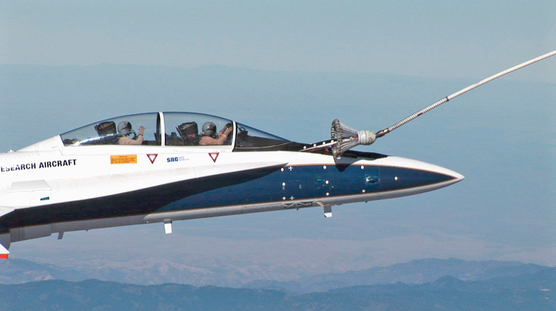 Illustration for article titled The Future Of Aerial Refueling Includes Stabilized Drogues And No Humans